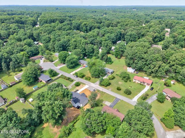430 Rhododendron Circle, Crossville, TN 38555