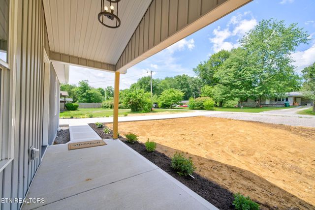 430 Rhododendron Circle, Crossville, TN 38555
