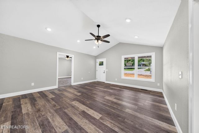 430 Rhododendron Circle, Crossville, TN 38555
