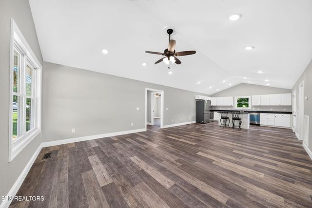 430 Rhododendron Circle, Crossville, TN 38555