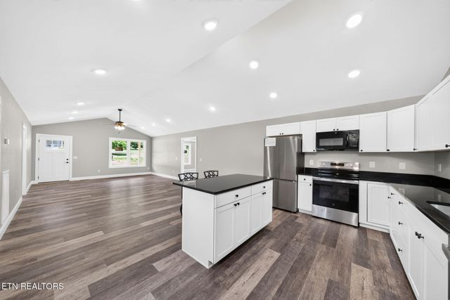 430 Rhododendron Circle, Crossville, TN 38555