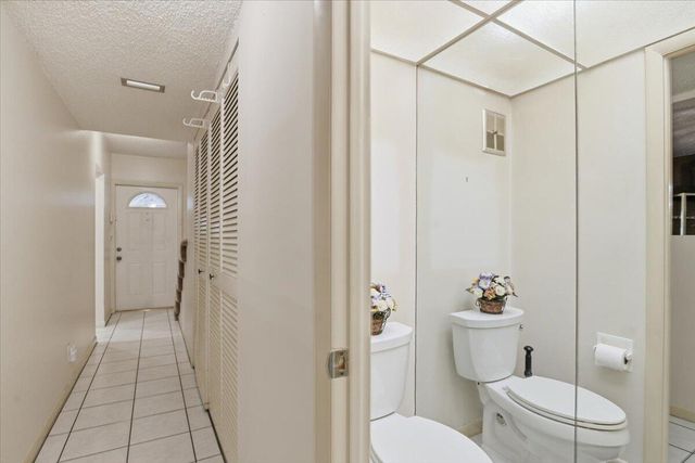 275 Jacaranda Drive, Plantation, FL 33324