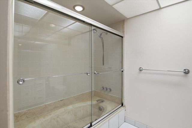 275 Jacaranda Drive, Plantation, FL 33324
