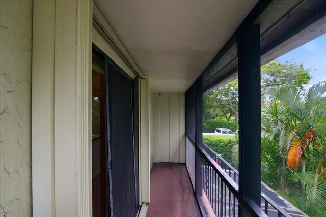 275 Jacaranda Drive, Plantation, FL 33324