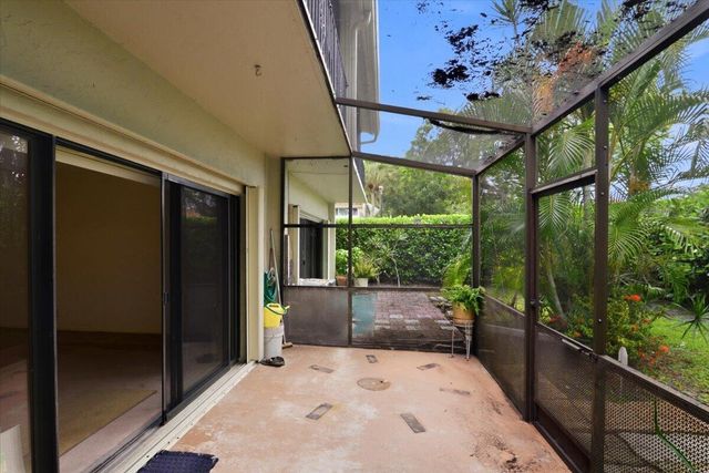 275 Jacaranda Drive, Plantation, FL 33324