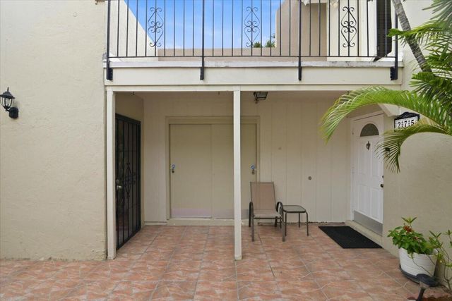 275 Jacaranda Drive, Plantation, FL 33324