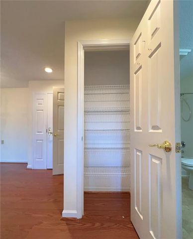 1800 Clairmont Lake 711, Decatur, GA 30033