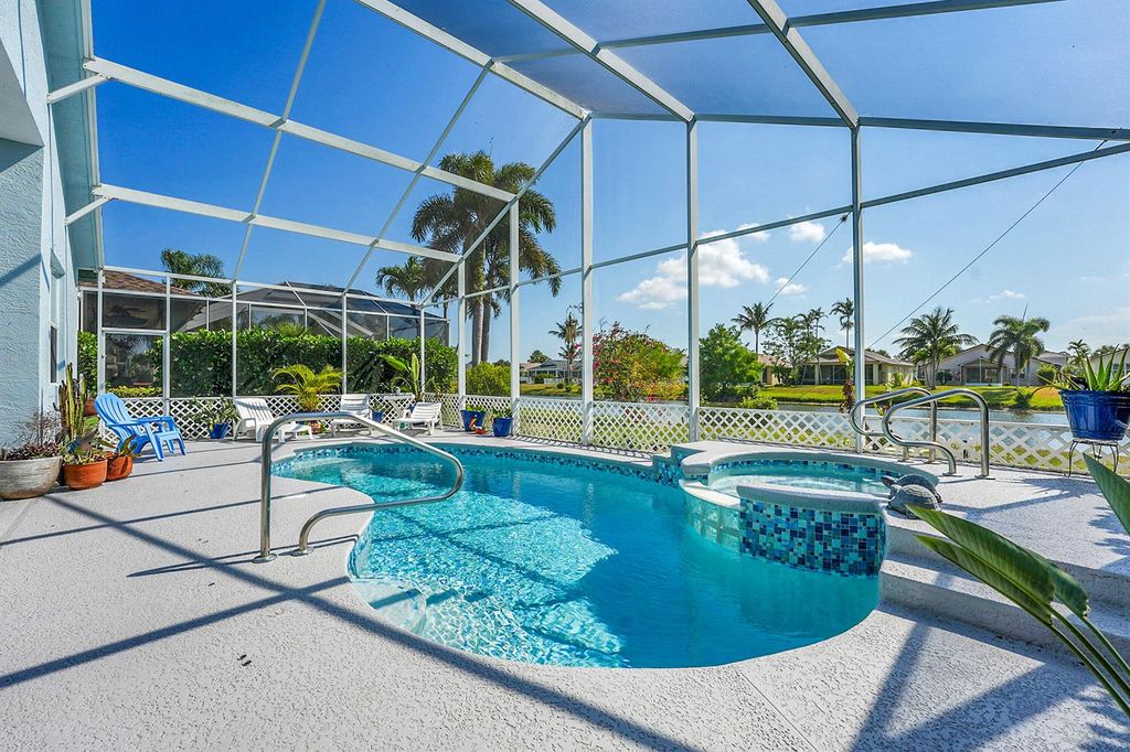 Image 4 of property listing at 515 SW Indian Key Drive, Port St. Lucie, FL 34986