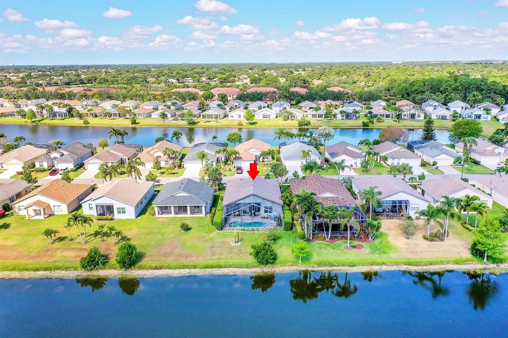 Image 40 of property listing at 515 SW Indian Key Drive, Port St. Lucie, FL 34986