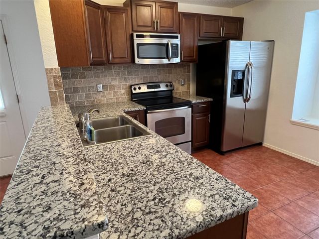 116 Kings Row, Garland, TX 75043