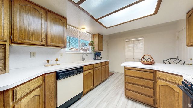 5547 S 2150 W, Roy, UT 84067