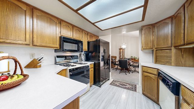 5547 S 2150 W, Roy, UT 84067