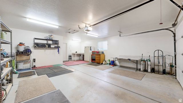 5547 S 2150 W, Roy, UT 84067