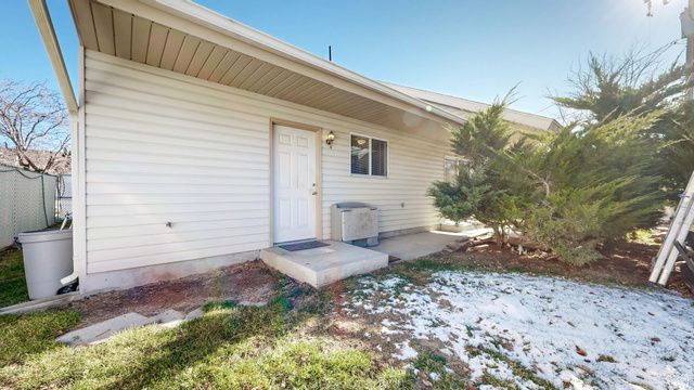 5547 S 2150 W, Roy, UT 84067