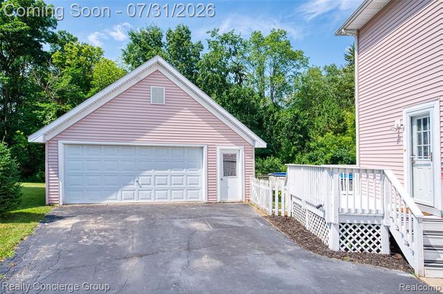 476 Waverly, Howell, MI 48843