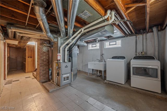 14344 Fayette Boulevard, Brook Park, OH 44142