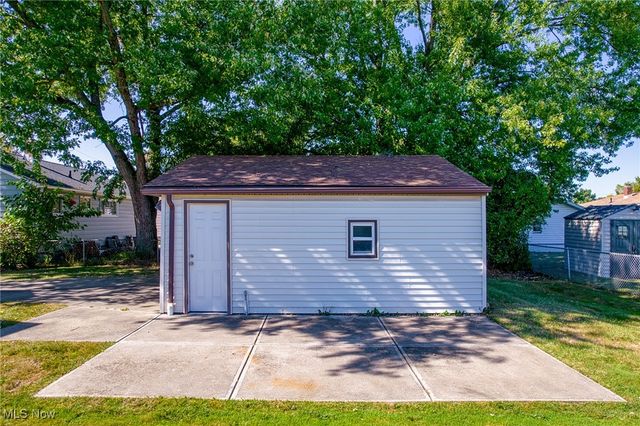 14344 Fayette Boulevard, Brook Park, OH 44142