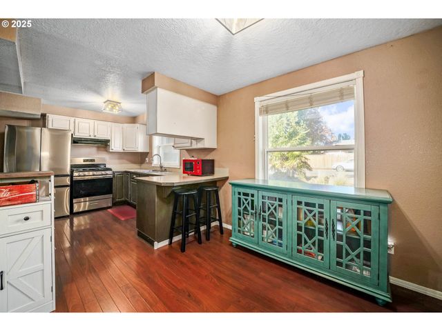 304 Nw 5TH St, Sublimity, OR 97385