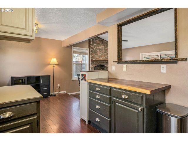 304 Nw 5TH St, Sublimity, OR 97385