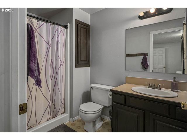 304 Nw 5TH St, Sublimity, OR 97385