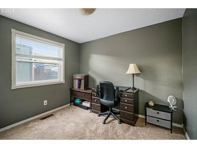 304 Nw 5TH St, Sublimity, OR 97385