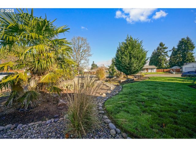 304 Nw 5TH St, Sublimity, OR 97385
