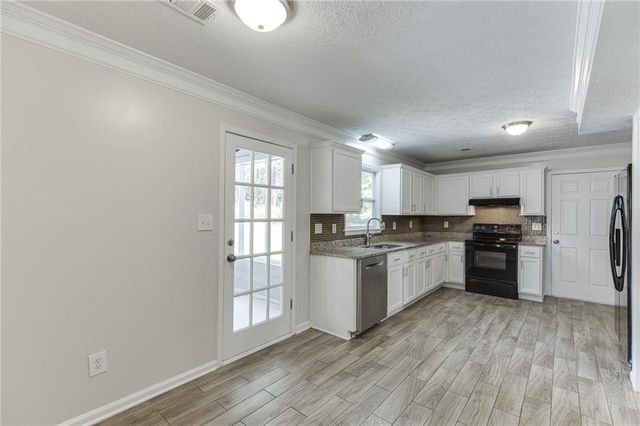 811 Forest Park Lane, Suwanee, GA 30024