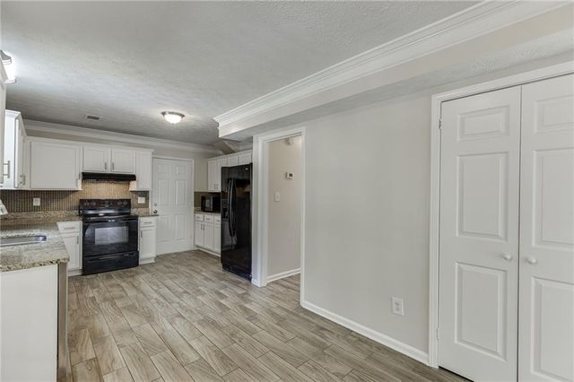 811 Forest Park Lane, Suwanee, GA 30024