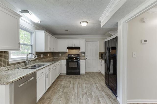 811 Forest Park Lane, Suwanee, GA 30024