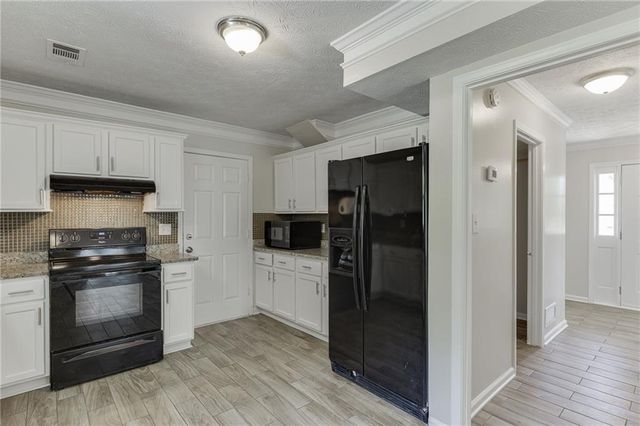 811 Forest Park Lane, Suwanee, GA 30024