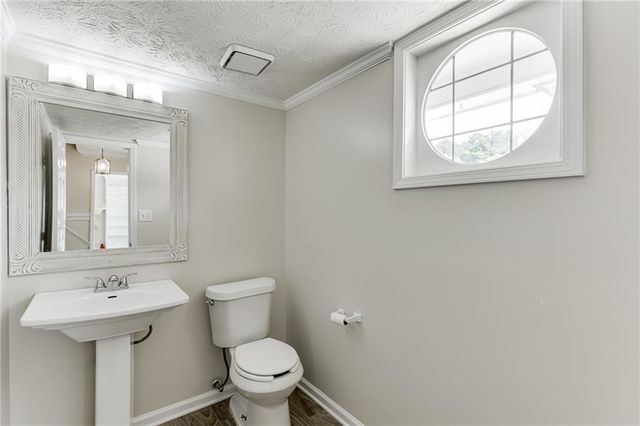 811 Forest Park Lane, Suwanee, GA 30024