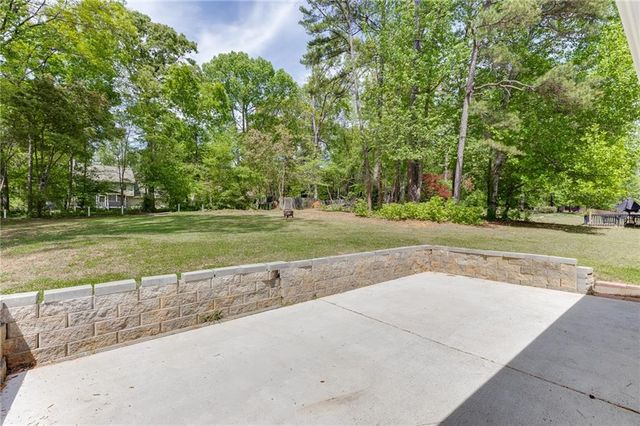 811 Forest Park Lane, Suwanee, GA 30024