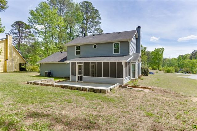 811 Forest Park Lane, Suwanee, GA 30024