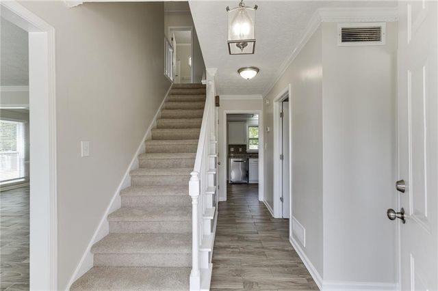 811 Forest Park Lane, Suwanee, GA 30024