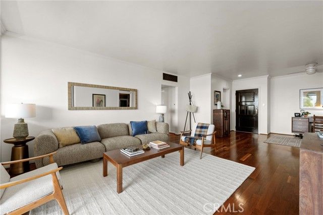 103 Ravenna Drive 23, Long Beach, CA 90803