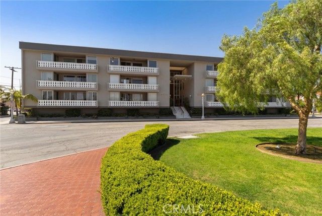 103 Ravenna Drive 23, Long Beach, CA 90803