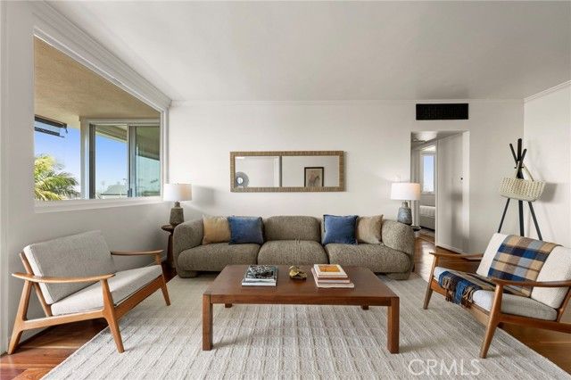 103 Ravenna Drive 23, Long Beach, CA 90803