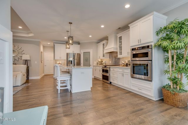 148 Mountain View Circle, Piney Flats, TN 37686