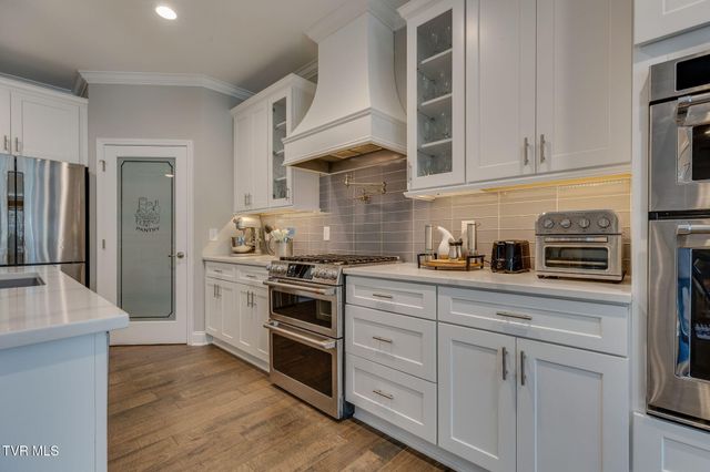 148 Mountain View Circle, Piney Flats, TN 37686