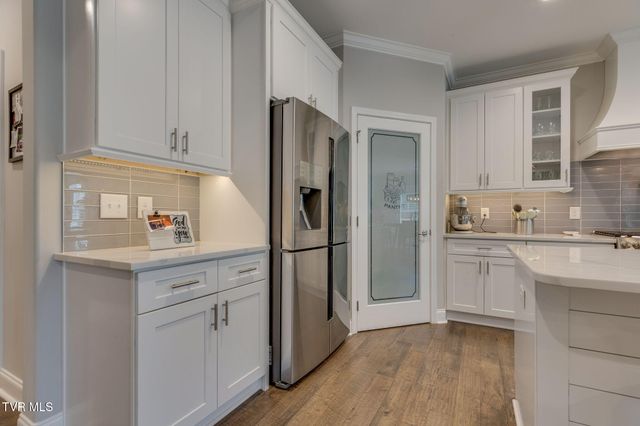 148 Mountain View Circle, Piney Flats, TN 37686