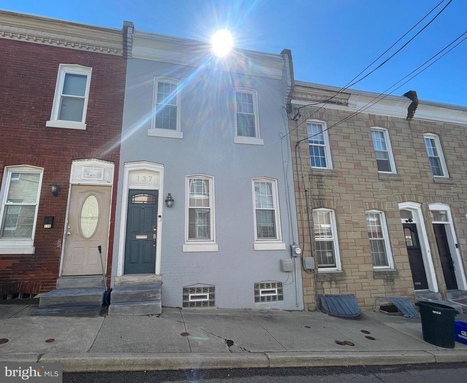 137 DAVIS ST, Philadelphia, PA 19127