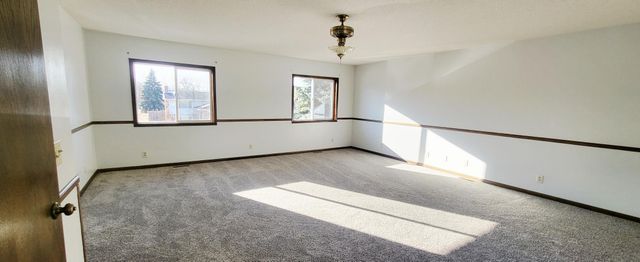 8200 Georgia Court N, Brooklyn Park, MN 55445