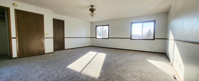 8200 Georgia Court N, Brooklyn Park, MN 55445