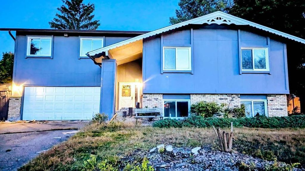 8200 Georgia Court N, Brooklyn Park, MN 55445