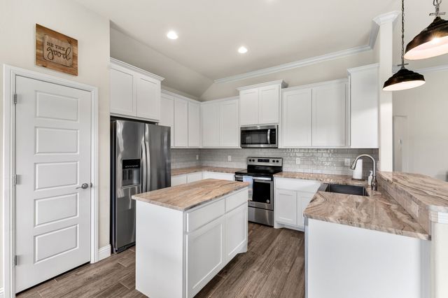 219 Bayless Avenue, Godley, TX 76044
