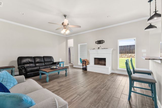 219 Bayless Avenue, Godley, TX 76044