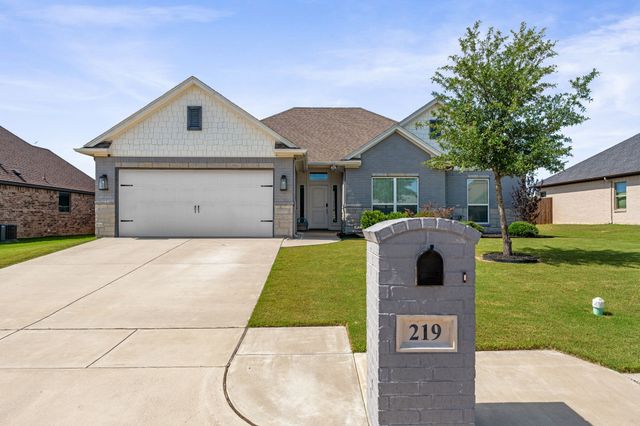 219 Bayless Avenue, Godley, TX 76044