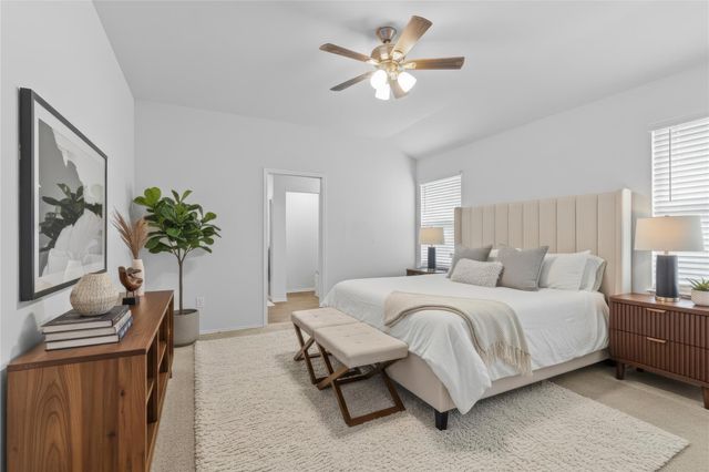 339 Euclid LN, Uhland, TX 78640