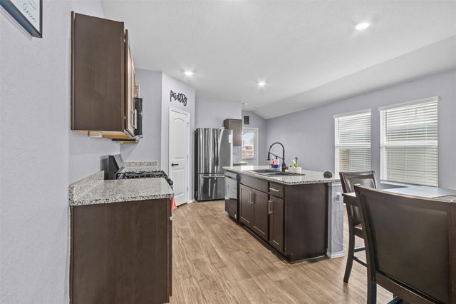 339 Euclid LN, Uhland, TX 78640