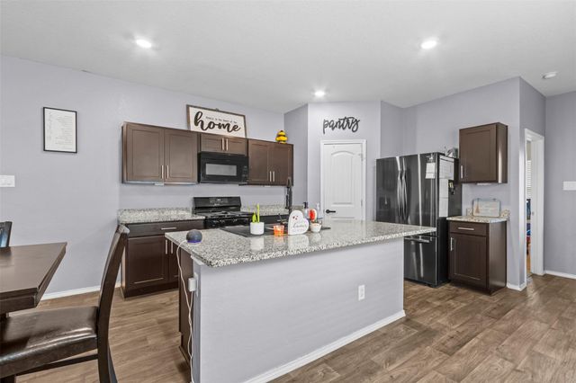 339 Euclid LN, Uhland, TX 78640